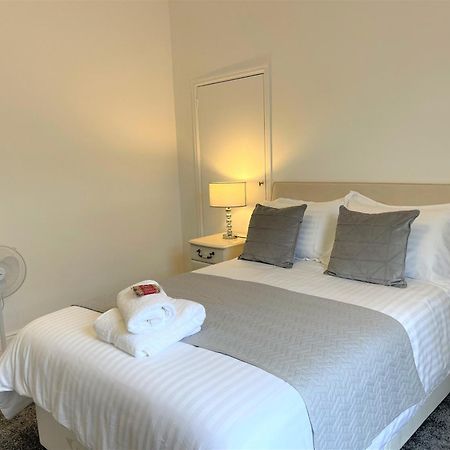 Robinhuts - 3 Bed Accommodation -Perfect For Contractors, Families & Students Kingston upon Hull Extérieur photo