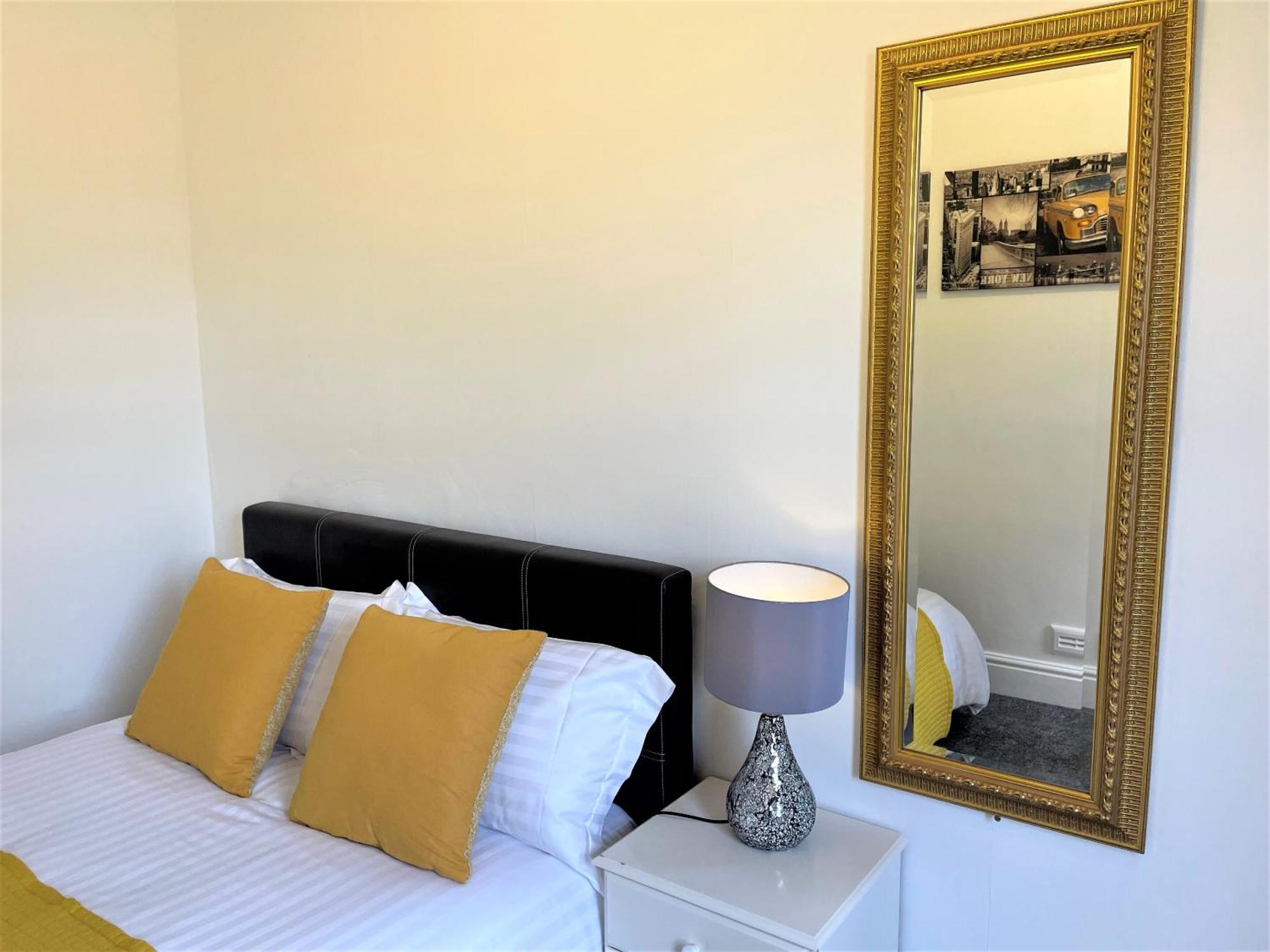 Robinhuts - 3 Bed Accommodation -Perfect For Contractors, Families & Students Kingston upon Hull Extérieur photo